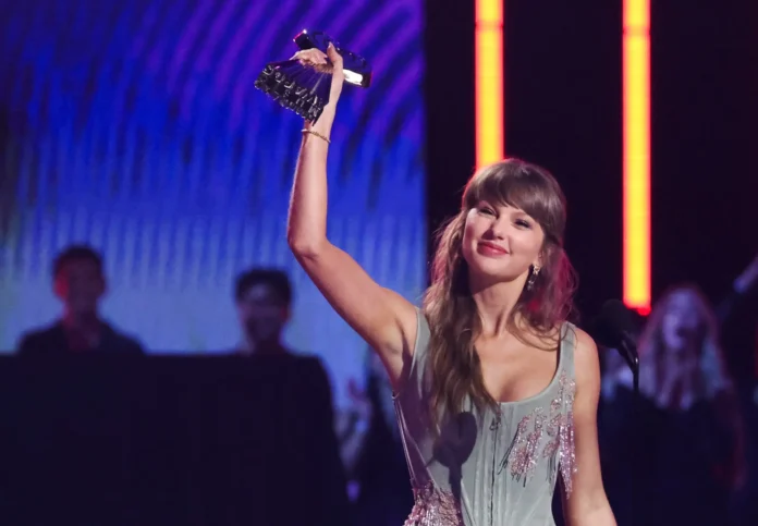 taylor swift iheartradio awards